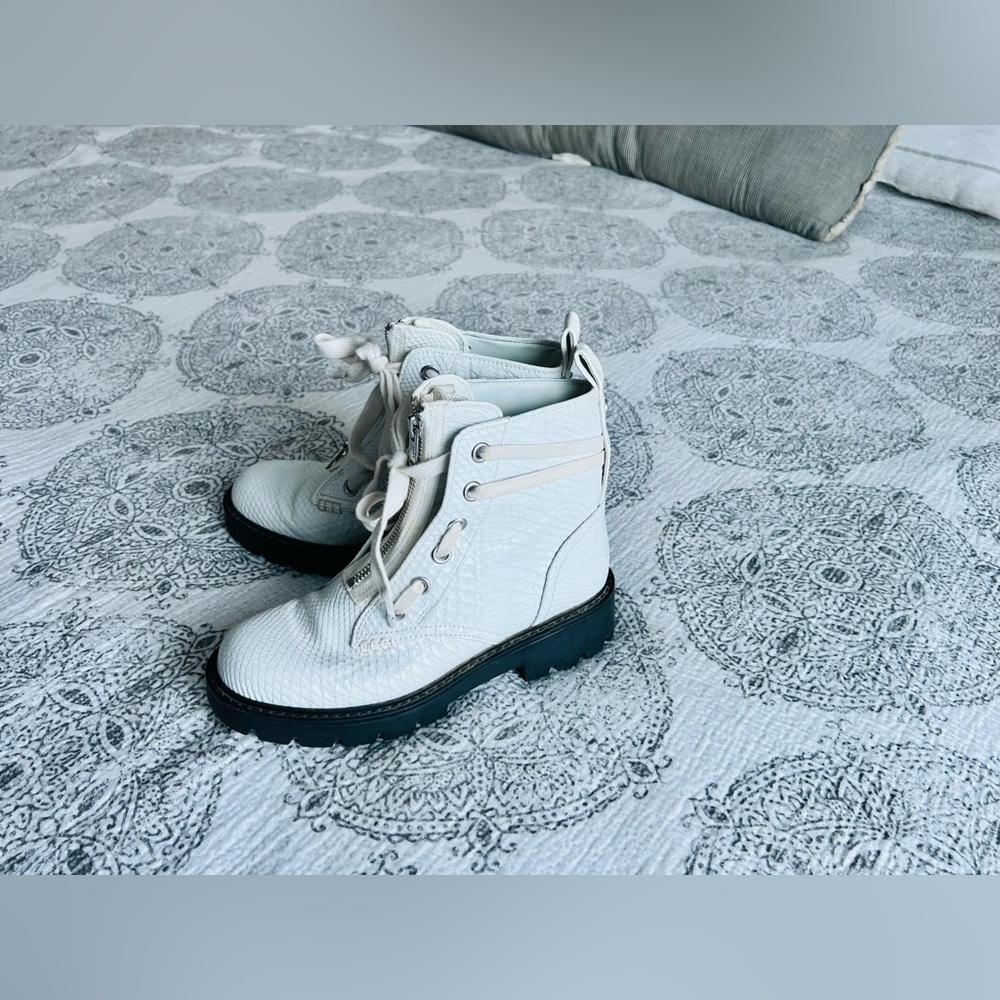 UGG Daren Boots